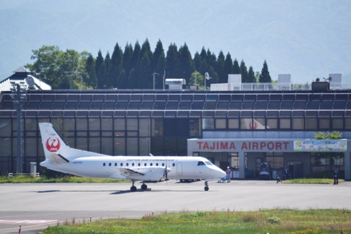 コウノトリ但馬空港